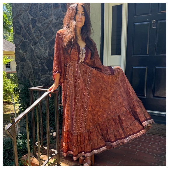 43 Beautiful Silk Blend One of a Kind Print Maxi Flowy Dress - Picture 4 of 6